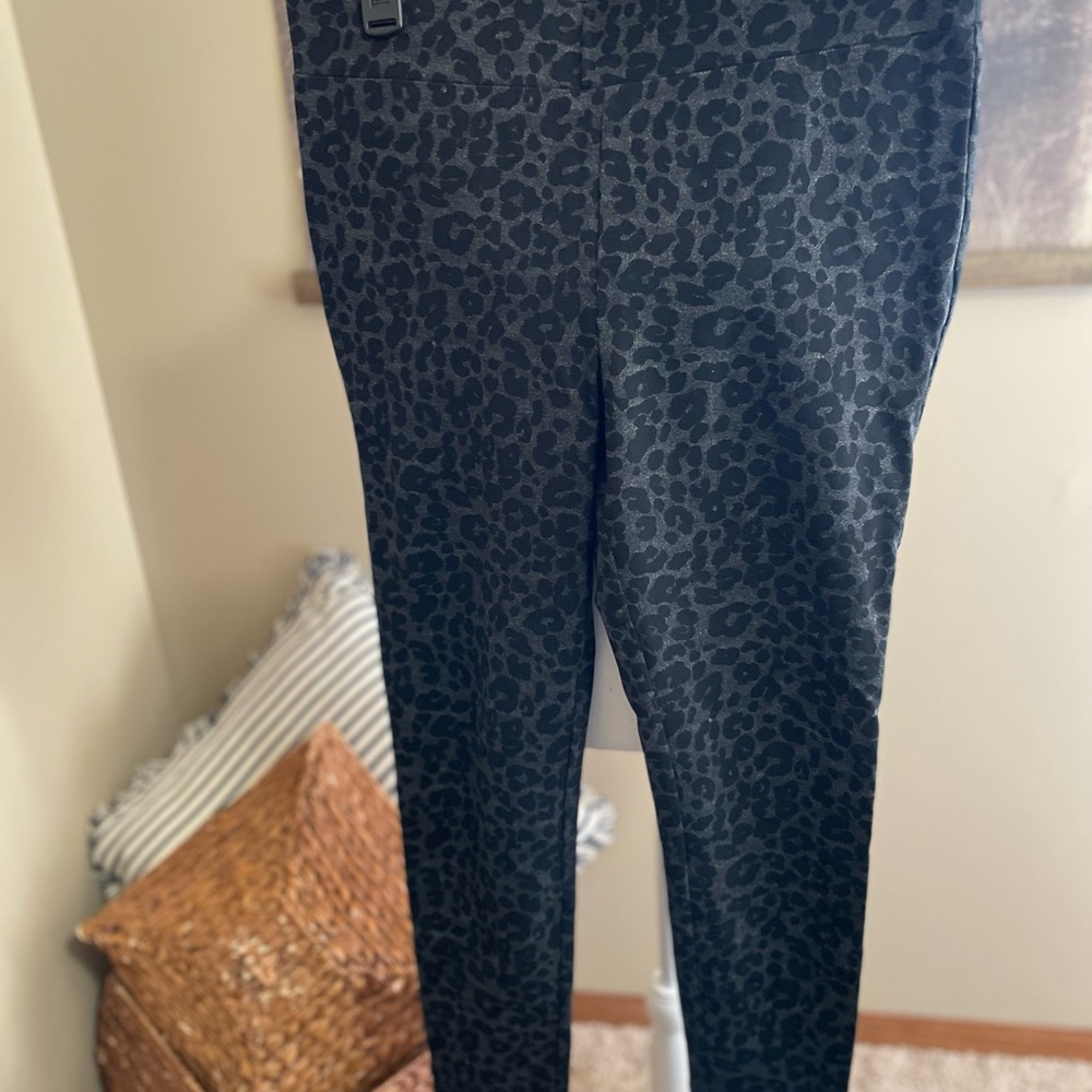 Ann Taylor Leopard Leggings
